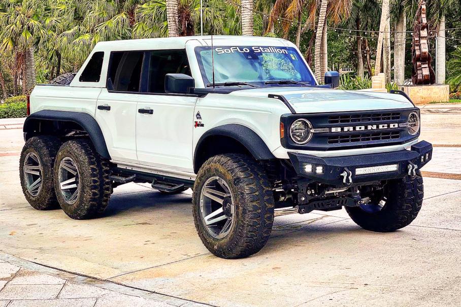 Apocalypse Dark Horse Ford Bronco 6x6