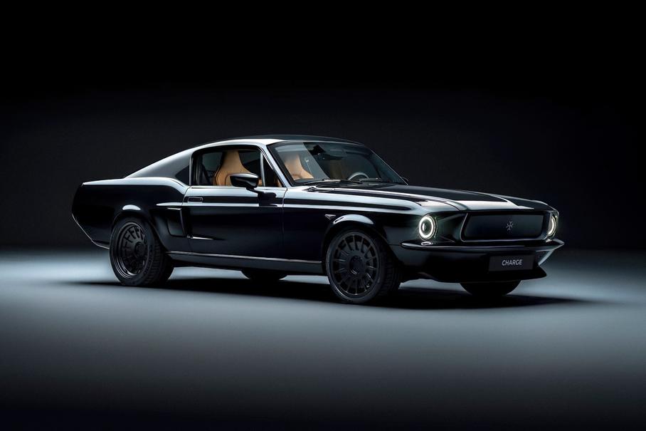 Charge Ford Mustang Fastback