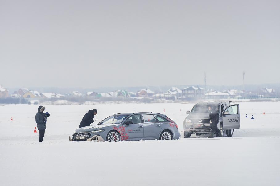 Холодные игры: самые мощные Audi на льду