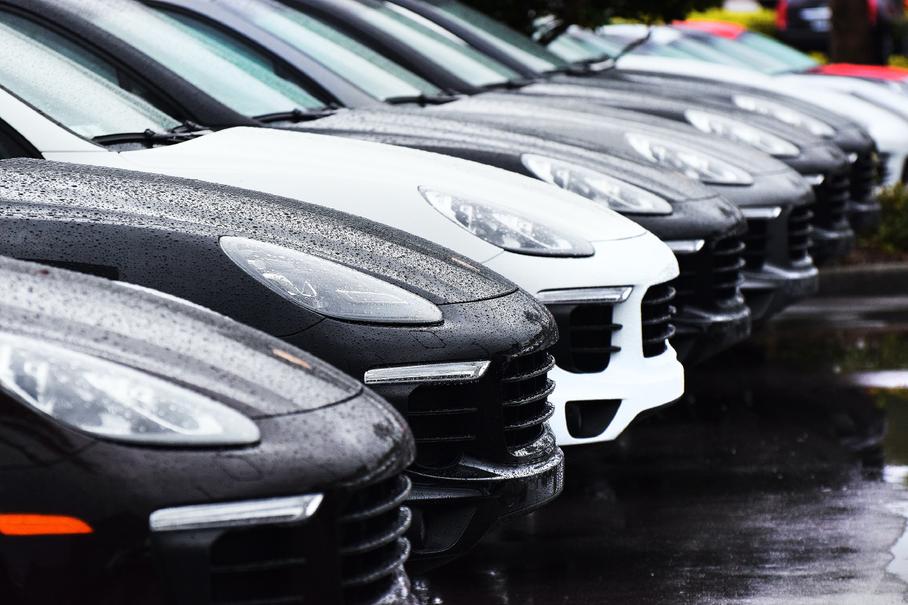 Евросоюз обсуждает возможный запрет на ввоз в Россию премиальных автомобилей