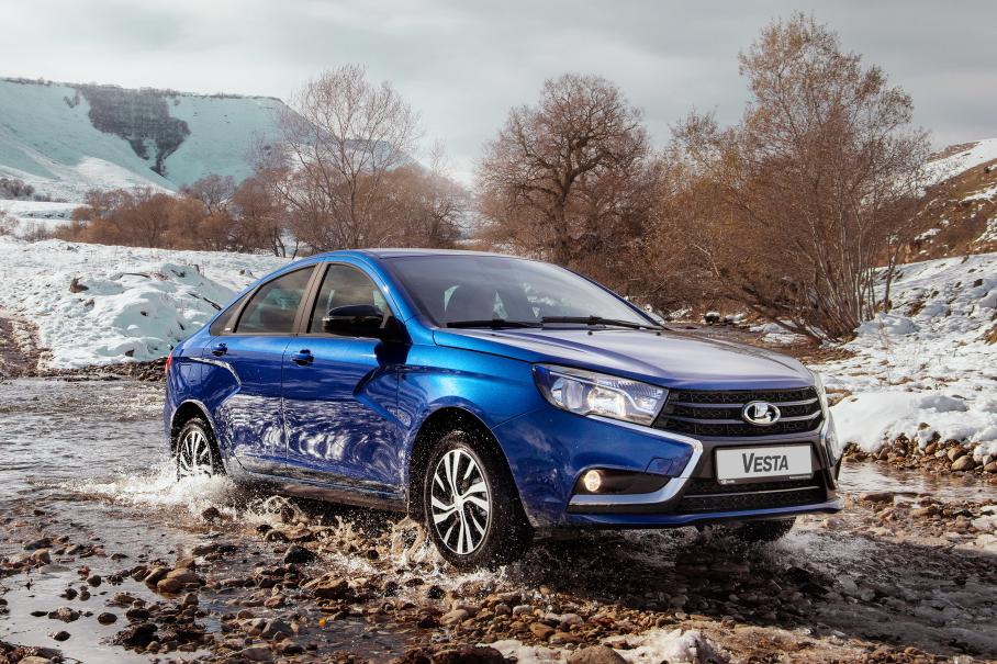 АвтоВАЗ вновь поднял цены: прибавка с начала месяца — 28%