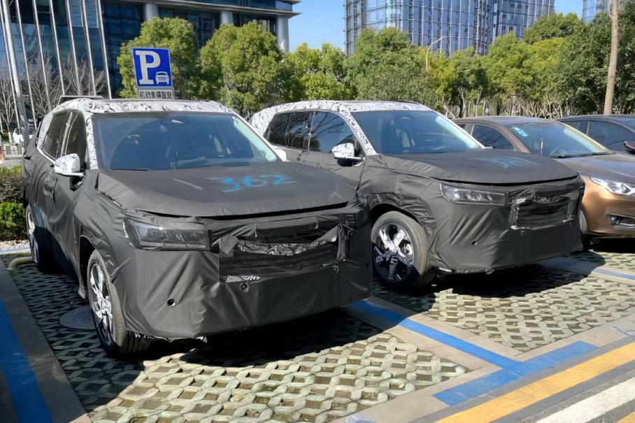 Geely Atlas сменит поколение и породнится с Tugella