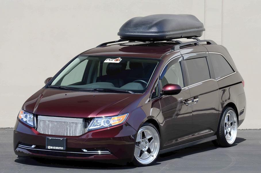 Он вам не маршрутка! Таких минивэнов вы еще не видели