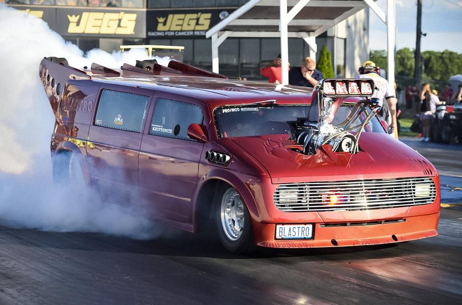 Он вам не маршрутка! Таких минивэнов вы еще не видели