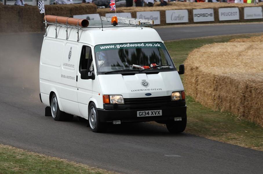 Он вам не маршрутка! Таких минивэнов вы еще не видели