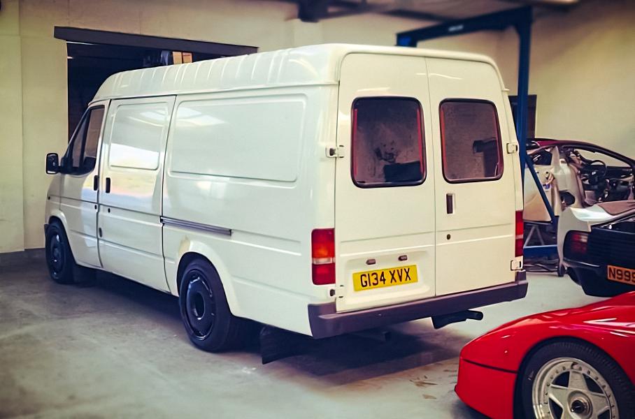 Он вам не маршрутка! Таких минивэнов вы еще не видели