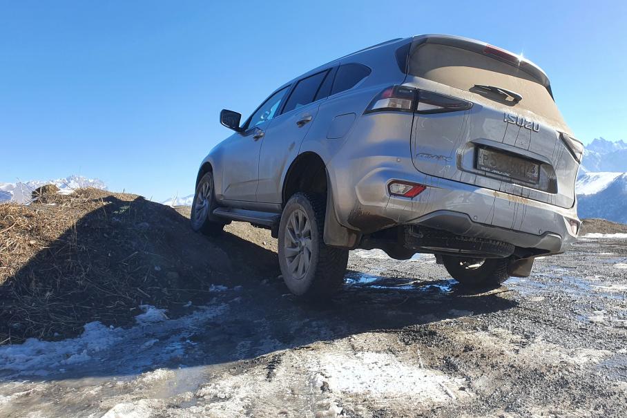 Isuzu Mu-X — лучший рамник для приключений?