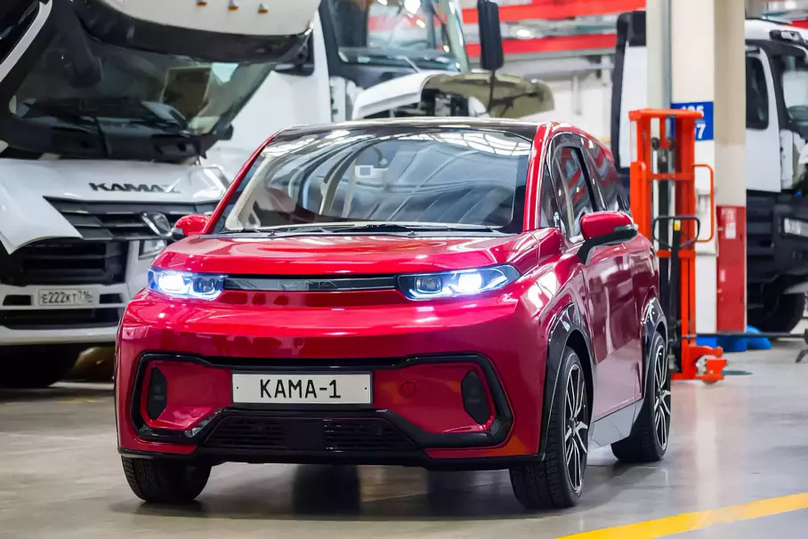 В каршеринге Москвы могут появиться российские электрокары