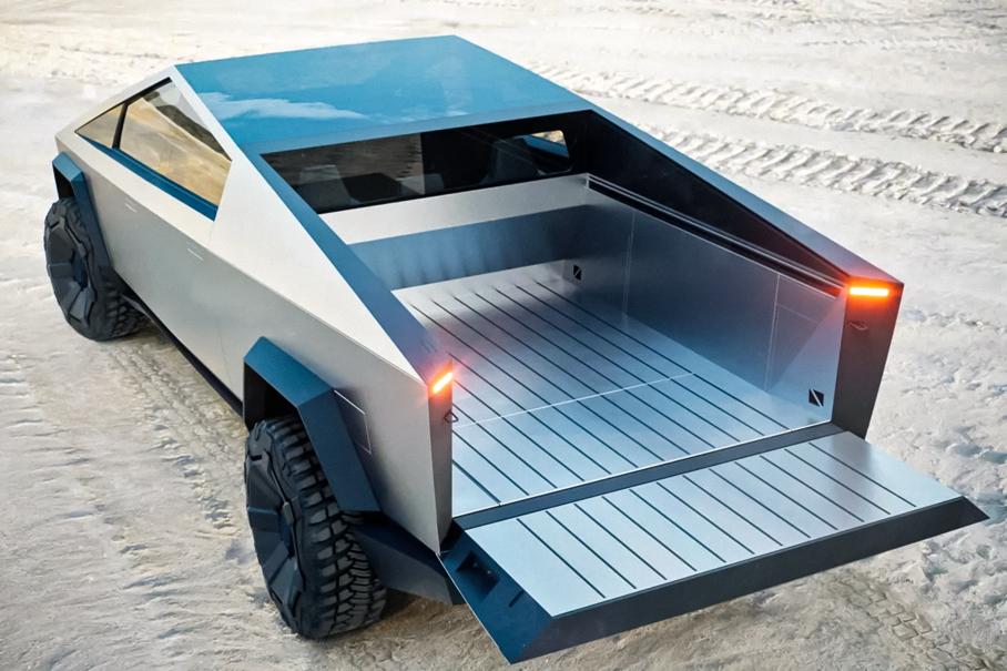 Илон Маск рассказал, когда Tesla Cybertruck встанет на конвейер