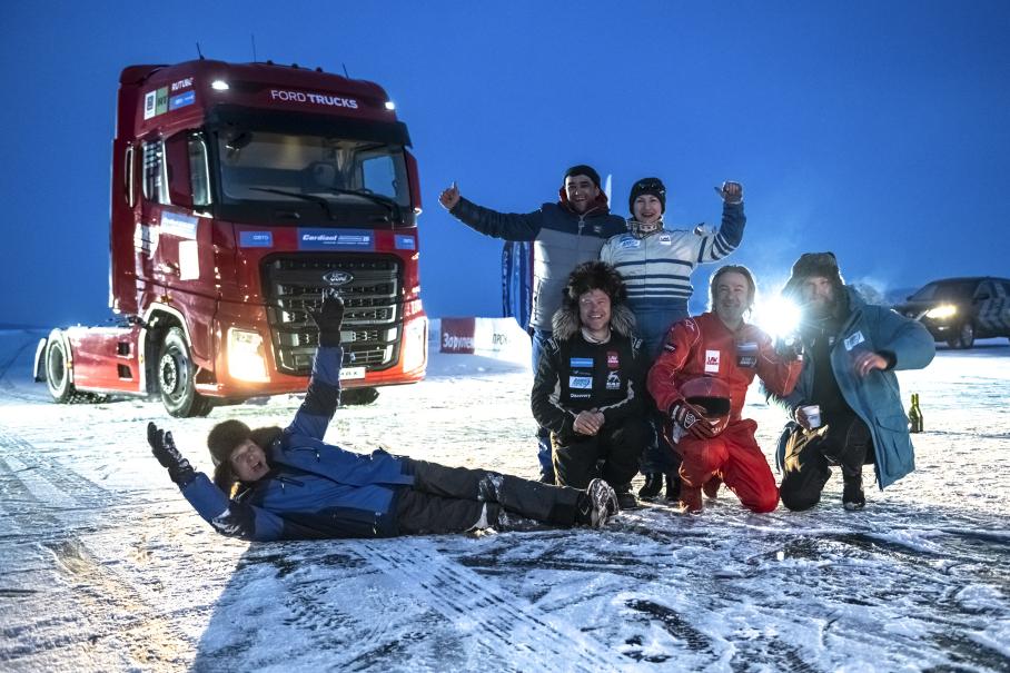 «Дни скорости на льду Байкала»: грузовики и новые рекорды