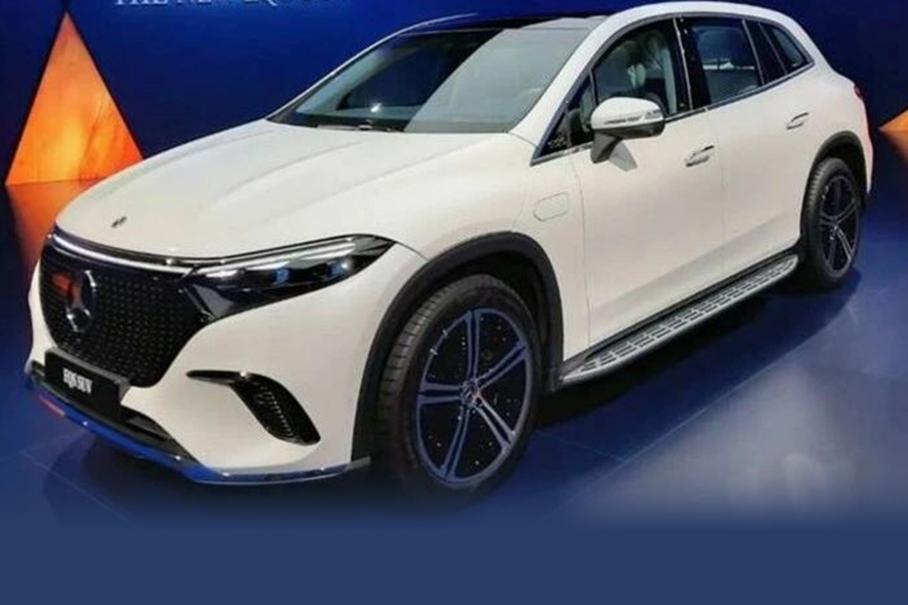 Внешность электрокроссовера Mercedes-Benz EQS раскрыли до премьеры