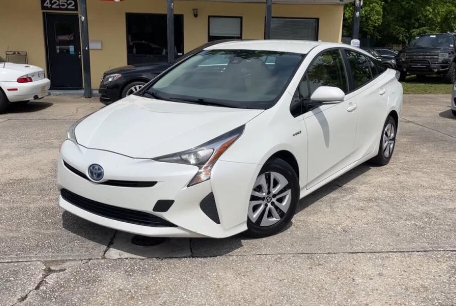 Посмотрите на идеальный Toyota Prius с пробегом 900 000 км