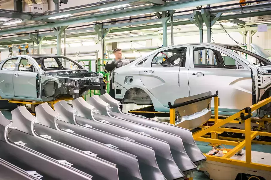 АвтоВАЗ возобновит сборку автомобилей Lada. Кроме одного
