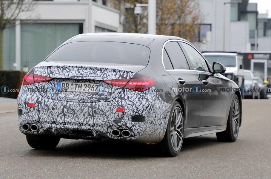 Mercedes-AMG анонсировал «горячую» версию нового C-Class