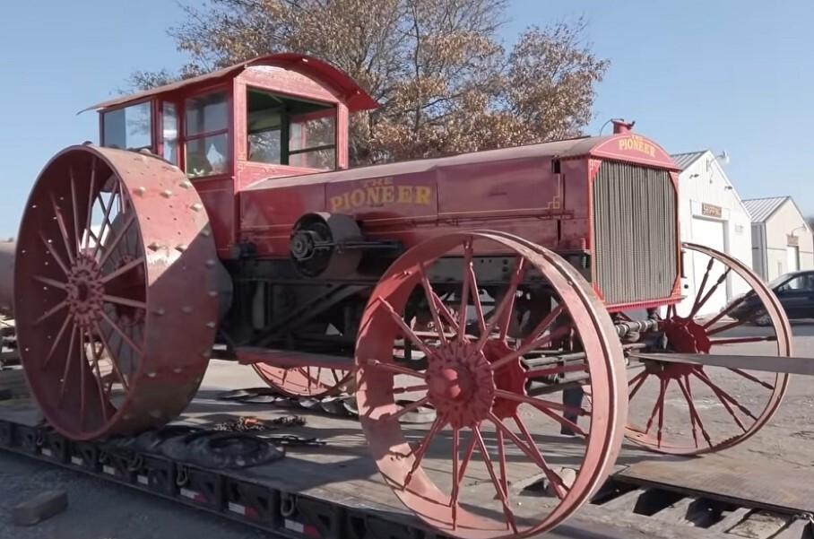 Посмотрите на огромный 110-летний трактор, который стоит как Rolls-Royce
