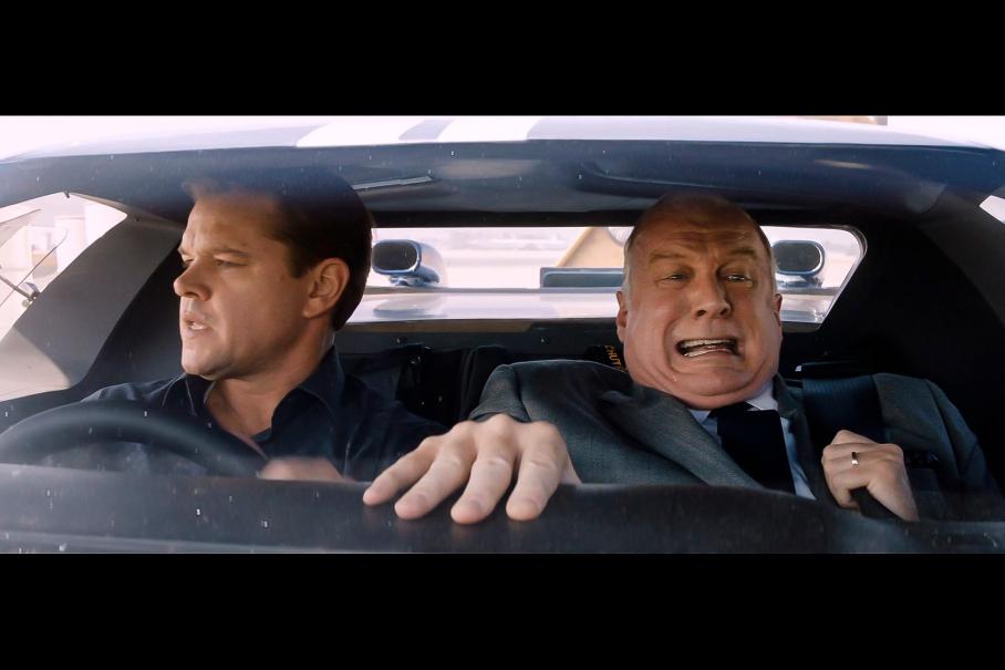 [Кэрол Шелби](/stories/storycarrollshelby.htm) и Генри Форд II на испытаниях лемановского прототипа. Кадр из фильма «Ford против Ferrari»