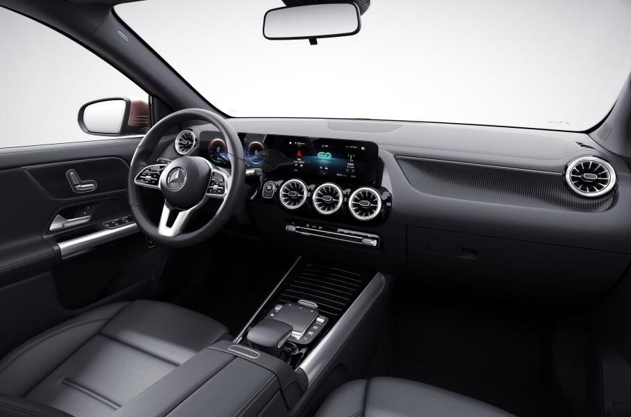 Салон Mercedes-Benz EQA 260