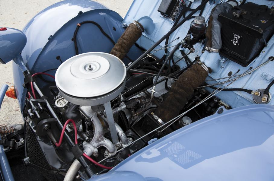 Первый мотор Citroën 2CV 4×4 Sahara