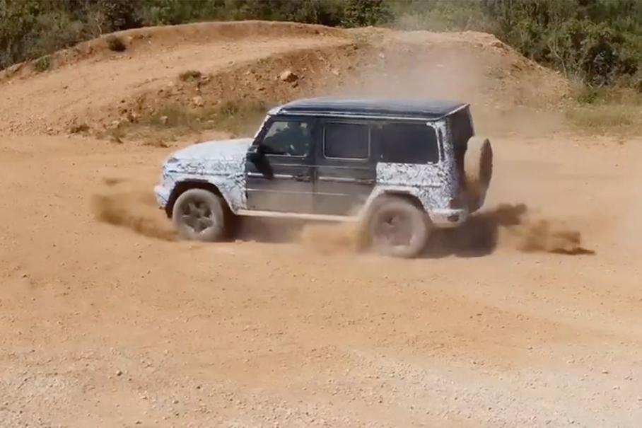 Видео: Mercedes-Benz EQG делает танковый разворот