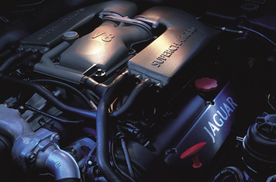 Мотор Jaguar XJR (X308)