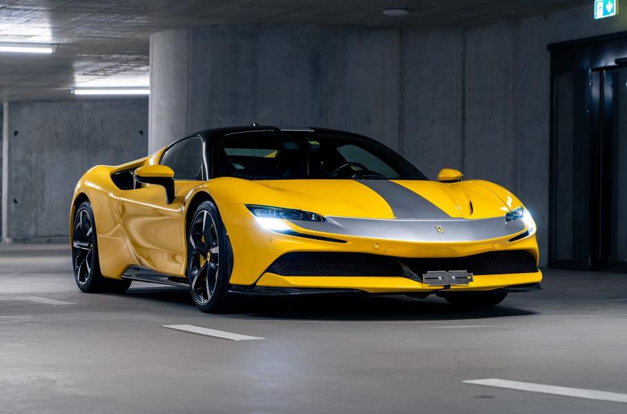 1000-сильный гибрид Ferrari с небольшим пробегом оценили в 50 миллионов рублей