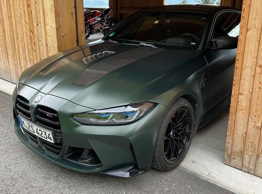 Бывший глава BMW M показал самый необычный капот для BMW M4