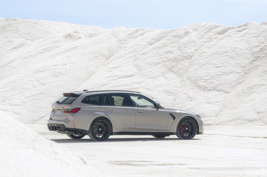 Первый в истории BMW универсал M3, новая топ-версия Bentley Continental GT и юбилейный Mercedes-AMG GLE: главное за неделю