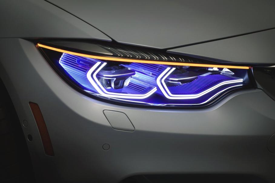 BMW напомнила водителям о необходимости включать поворотники