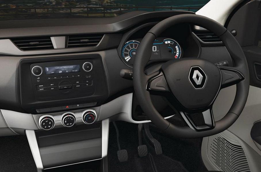 Интерьер фургона Renault Triber Express