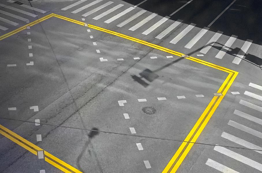 На московских перекрестках появится «вафельная» разметка нового вида