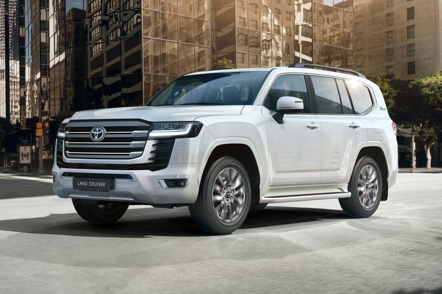 В России отправят в ремонт Toyota Land Cruiser 300 и Lexus LX