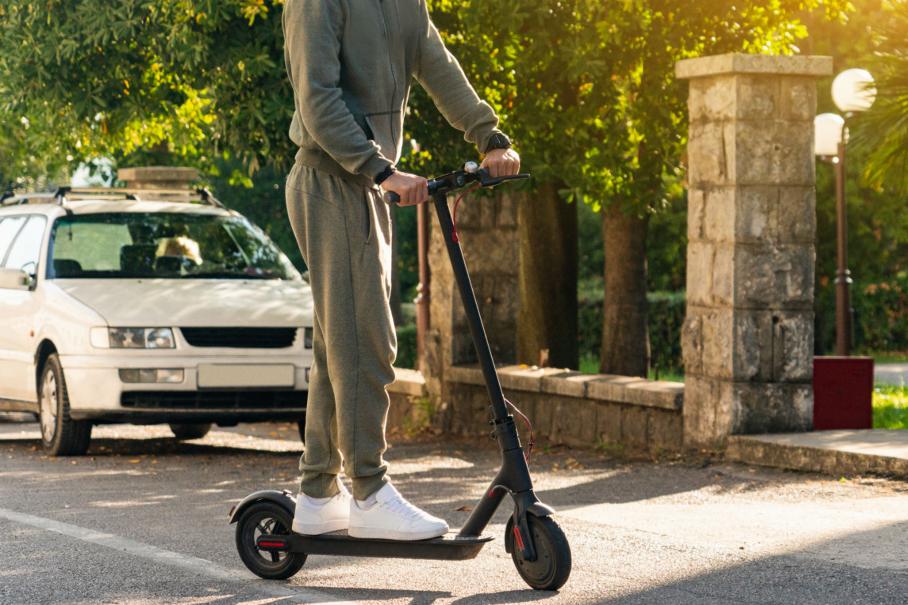 Обучение езде на электросамокате предложили включить в школьную программу