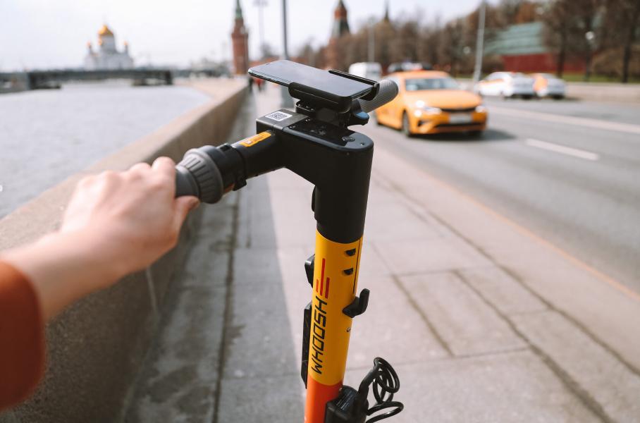 Что делать с самокатчиками? Итоги опроса «Мотора» и Quto