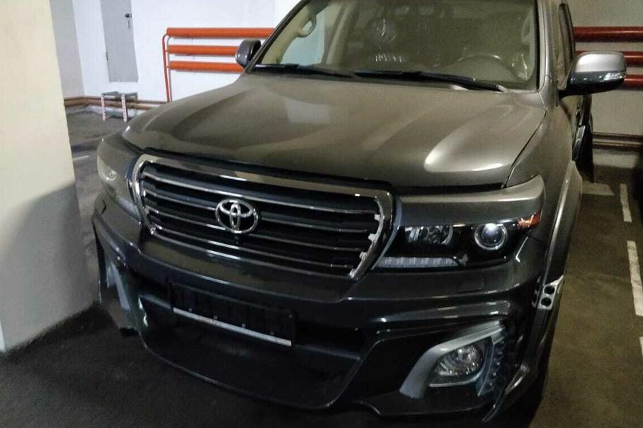 Toyota Land Cruiser 200