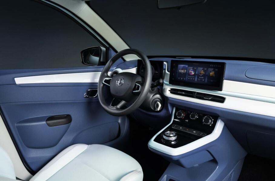 У Dongfeng появился компактный кроссовер за 550 тысяч рублей