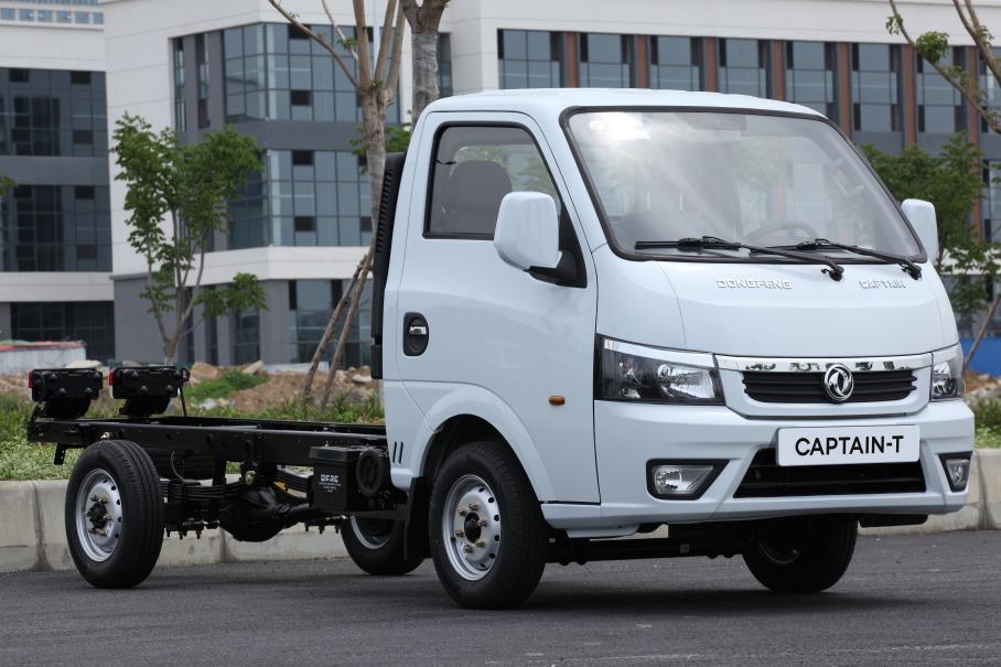 В России начали продавать китайский грузовичок по цене «Соболя»