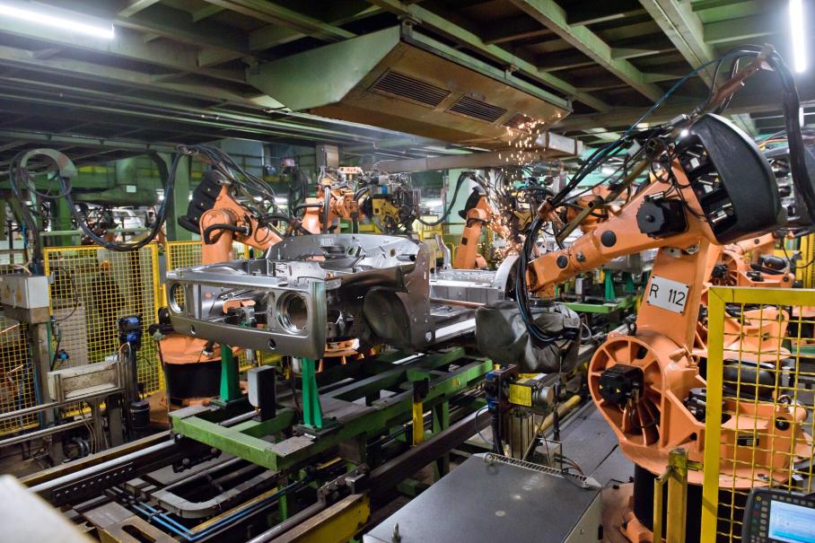 Выпуск легковых автомобилей в России сократился в девять раз