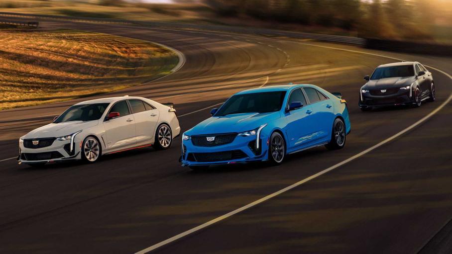 Cadillac презентовал «гоночные» CT4-V Blackwing