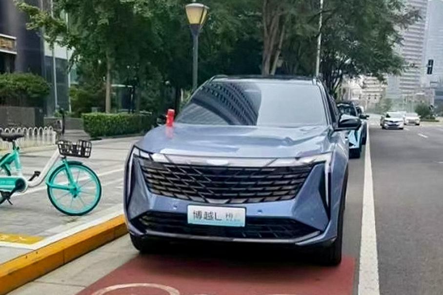 Раскрыт дизайн Geely Atlas нового поколения