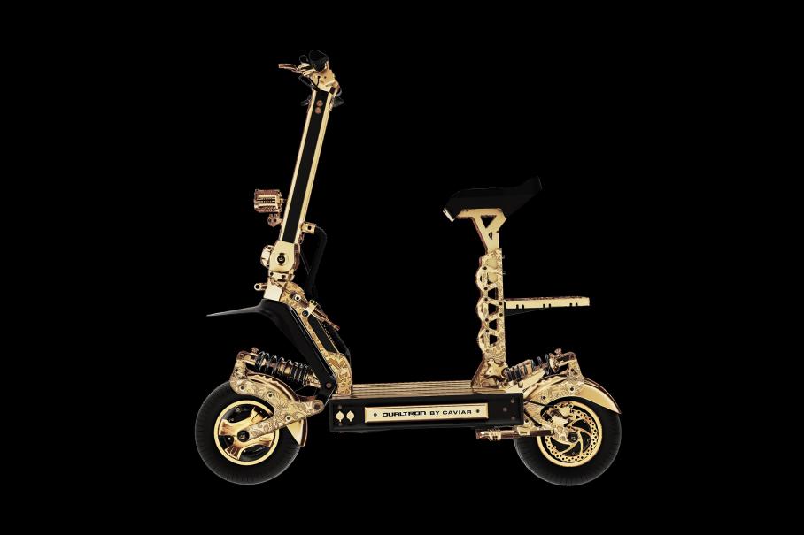 Посмотрите на золотой самокат за 3 млн рублей: он разгоняется до 100 км/ч