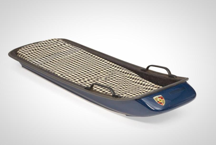 На торги выставили санки Porsche из 60-х. Пока за них дают только 300 долларов