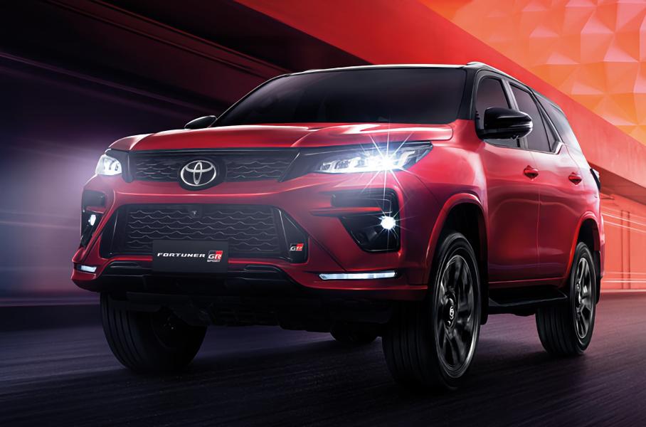 Обновлённый Toyota Fortuner, электрическая Lada Largus и ещё один кроссовер Haval: главное за неделю