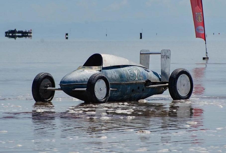 Заезд быстрейших машин на соляном озере Бонневиль отменен