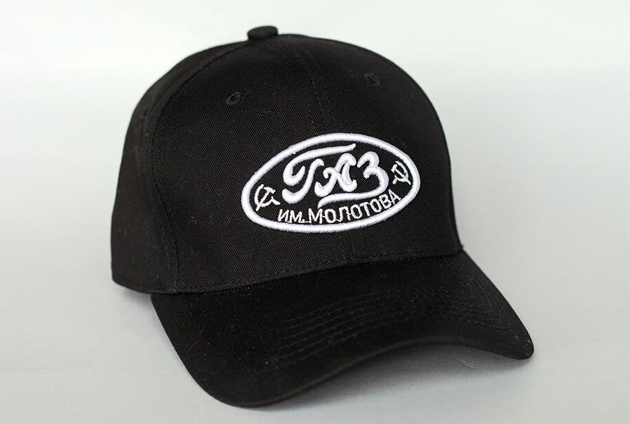 Горьковский автозавод показал коллекцию фирменной одежды