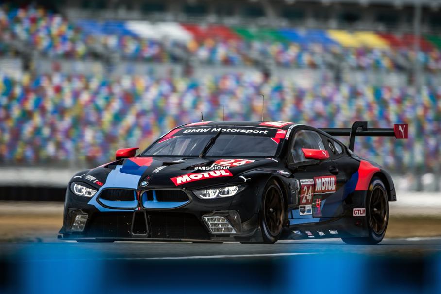 BMW выставила на продажу гоночный M8 GTE