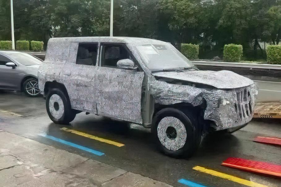 BYD готовит конкурента Mercedes-Benz G-Class: новые фотографии 