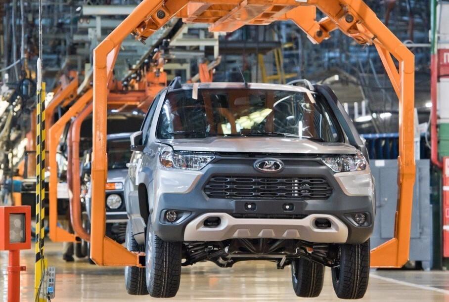 АвтоВАЗ возобновил производство Lada Niva Travel