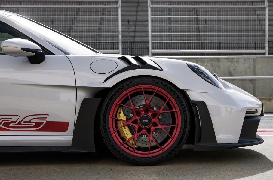 Новый Porsche 911 GT3 RS: 525 сил и активная аэродинамика