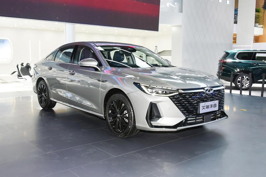 Китайский конкурент Toyota Camry от Chery будет стоить 1 млн рублей
