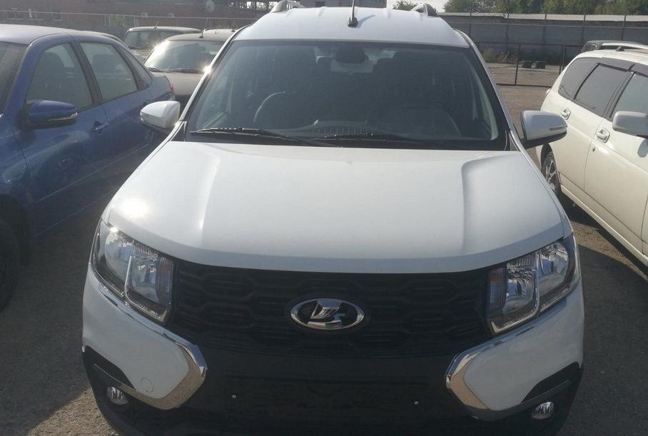 Дилеры АвтоВАЗа начали получать упрощенные Lada Largus